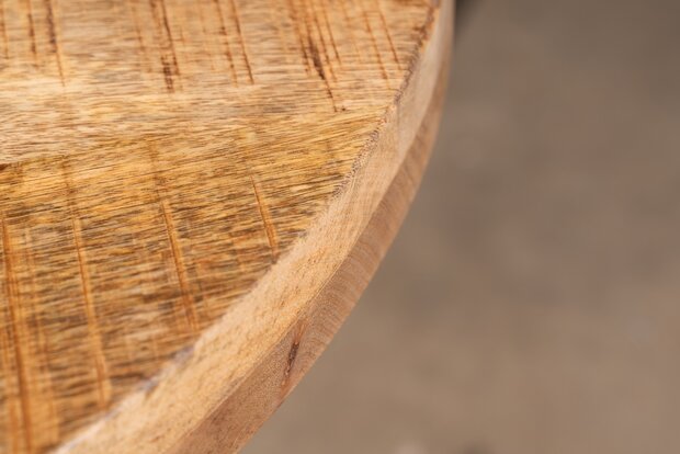 Parel statafel met mango houten tafelblad naturel afgewerkt. In diverse afmetingen. Onderstel is zwart gepoedercoat met ronde of vierkante grondplaat.