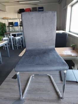 Vergaderstoel, bijzetstoel, conferentiestoel. Sledemodel. Antraciet.